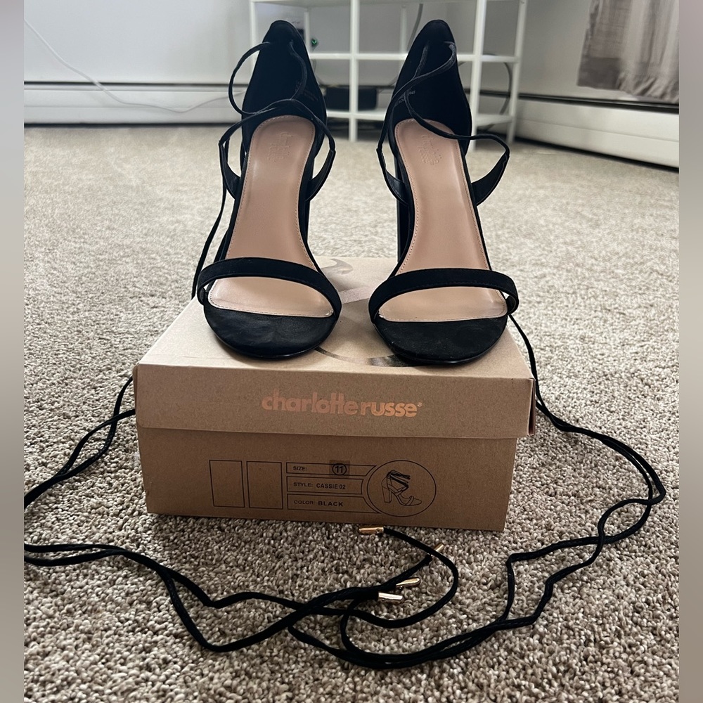 Ankle-tie block heel - Size 11